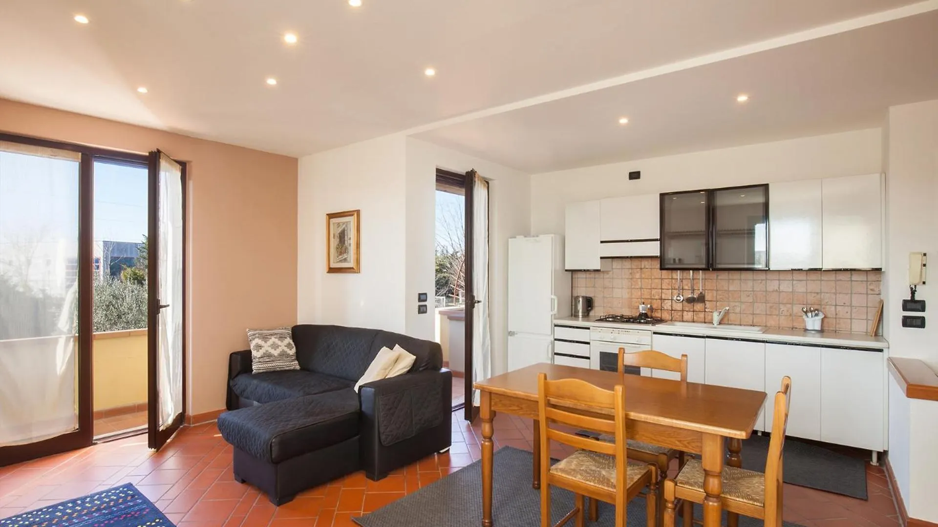 Casa Azzurra-Comodo Appartamento In Villa Peschiera del Garda Apartman